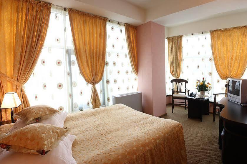Indiana Hotel Jassy Zewnętrze zdjęcie