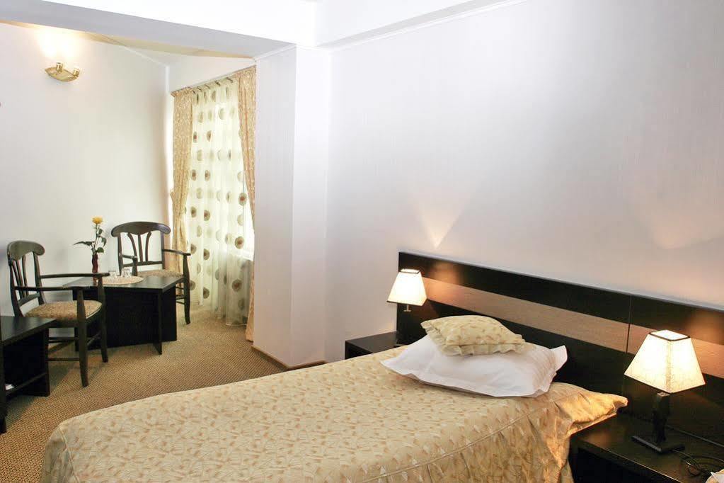 Indiana Hotel Jassy Zewnętrze zdjęcie